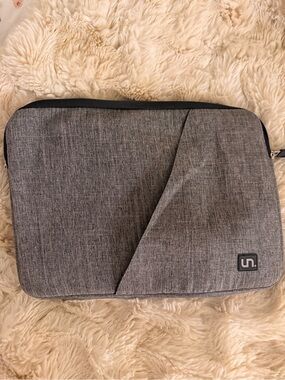 Grey Laptop Sleeve Case - Protective Tablet & Laptop Cover
